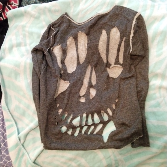 Skull sweater - Picture 3 of 3